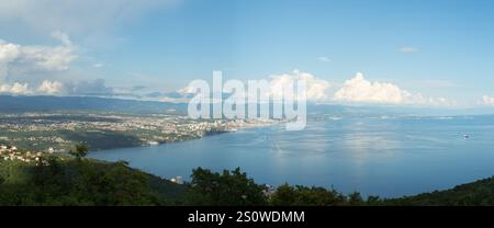Rijeka, Kroatien, ein Panoramablick über die Stadt und die Gegend, wunderschöne Adria Stockfoto