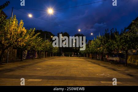 Plaza Major (Hauptplatz) von Sant Esteve de Palautordera, bei Nacht (Vallès Oriental, Barcelona, ​​Catalonia, Spanien) Stockfoto