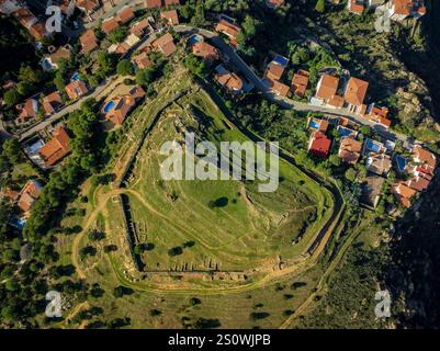 Luftaufnahme des westgotischen Dorfes Puig Rom, in Roses, südlich von Cap de Creus (Alt Empordà, Girona, Katalonien, Spanien) Stockfoto