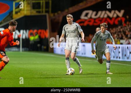 Dundee, Schottland. 31. Dezember 2024. Aberdeens Jack MacKenzie hat beim schottischen Premiership-Spiel zwischen Dundee United, das Aberdeen im Tannadice Park beherbergt, ein Tor erreicht. Stockfoto