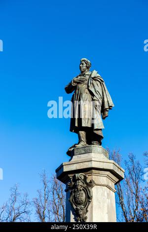 Denkmal des großen polnischen Dichters Adam Mickiewicz an der Krakowskie Przedmiescie, Warschau, Polen Stockfoto