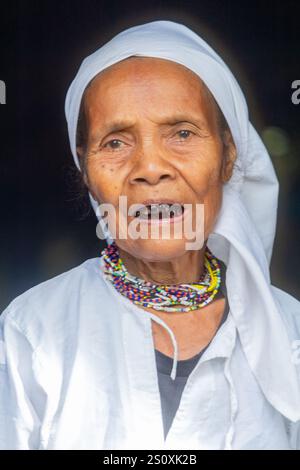 Porträt einer Arumanen Manuvu-Ältesten, Mitglied eines Mindanao-Stammes auf den Cotabato Philippinen Stockfoto