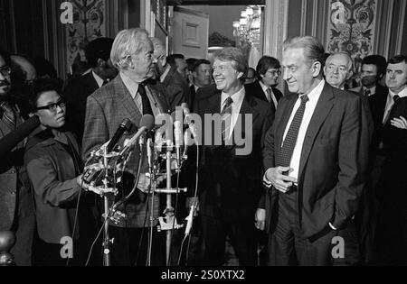 Der designierte US-Präsident Jimmy Carter wurde am 23. November 1976 im US-Capitol in Washington, D.C. untergebracht. Kredit: Benjamin E. 'Gene' Forte/CNP/SIPA USA Kredit: SIPA USA/Alamy Live News Stockfoto