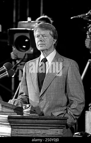 Der designierte US-Präsident Jimmy Carter hält am 3. November 1976 eine Pressekonferenz nach den Wahlen in Plains, Georgia ab. Foto: Benjamin E. „Gene“ Forte/CNP/ABACAPRESS. COM Credit: Abaca Press/Alamy Live News Stockfoto