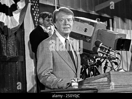 Der designierte US-Präsident Jimmy Carter hält am 3. November 1976 eine Pressekonferenz nach den Wahlen in Plains, Georgia ab. Foto: Benjamin E. „Gene“ Forte/CNP/ABACAPRESS. COM Credit: Abaca Press/Alamy Live News Stockfoto