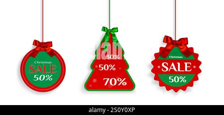 Weihnachtsmarken-Kollektion mit Satinschleifen in festlichen roten und grünen Farben. Hängende Preisetiketten aus Werbepapier in Form von Kugeln, Bäumen und Starburst mit Rabattprozentsätzen. Stock Vektor
