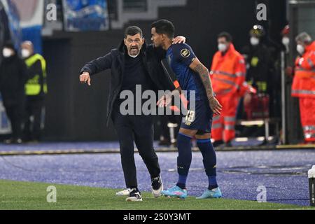 Roma, Italien. Februar 2022. Foto Fabrizio Corradetti/LaPresse24 febbraio 2022 Roma (Italia) Sport Calcio Lazio - Porto UEFA Europa League 2021-2022 Play Off Ritorno - Stadio Olimpico di Roma Nella Foto: Sergio Conceicao Coach (FC Porto) Foto Fabrizio Corradetti/LaPresse 24. Februar 2022 Roma (Italien) Sport Soccer Lazio - Porto Europa League 2021-2022 Play Off Rückkehr - Olimpico Stadion of Roma im Bild: Sergio Conceicao Live News Stockfoto