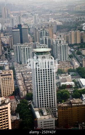 Moderne Wohnblocks in der Innenstadt von Nanjing. Stockfoto