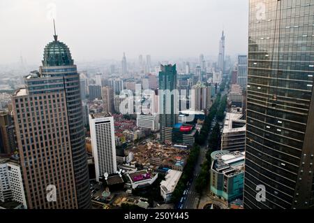 Downtown Nanjing mit neuen modernen Wolkenkratzern, einschließlich des neuen siebthöchsten Gebäudes der Welt. Stockfoto