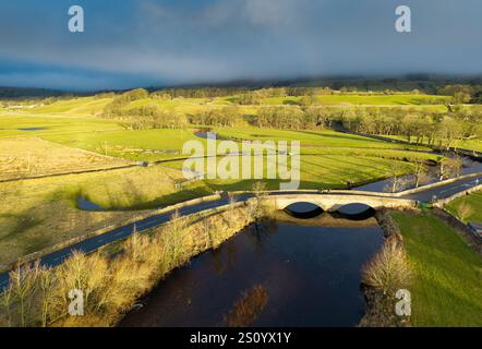 Haylands Bridge over the River ure bei Hawes im Yorkshire Dales National Park, Großbritannien. Stockfoto