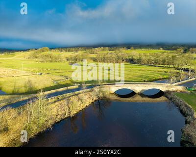 Haylands Bridge over the River ure bei Hawes im Yorkshire Dales National Park, Großbritannien. Stockfoto