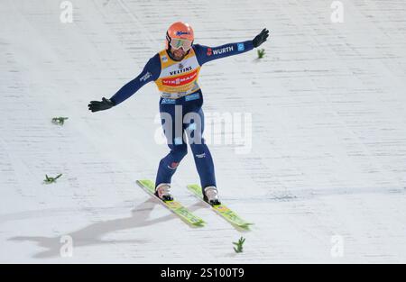 Pius PASCHKE, GER im Fluchtkampf bei der 73. Vier-Schanzentournier Skispringen am 28. Dezember 2024 in der Schattenbergschanze ORLEN Arena in Oberstdorf, Bayern, Deutschland, Fotograf: Peter Schatz Stockfoto
