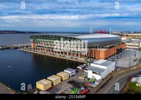 Ein Blick aus der Vogelperspektive auf das neu errichtete Everton Stadium am Bramley Moore Dock, Liverpool, dem demnächst neuen Heimstadion des Everton Football Club. Bilddatum: Montag, 30. Dezember 2024. Stockfoto