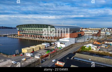 Ein Blick aus der Vogelperspektive auf das neu errichtete Everton Stadium am Bramley Moore Dock, Liverpool, dem demnächst neuen Heimstadion des Everton Football Club. Bilddatum: Montag, 30. Dezember 2024. Stockfoto