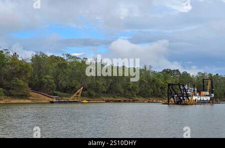 Ausbaggern des Black Warrior River in der Nähe von Coffeeville, Alabama Stockfoto