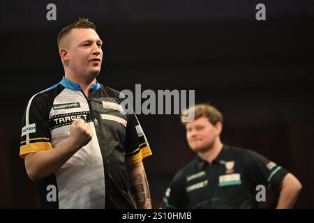 Alexandra Palace, London, Großbritannien. Dezember 2024 30. 2024/25 PDC Paddy Power World Chris Dobey feiert sein Match mit Kevin Doets Credit: Action Plus Sports/Alamy Live News Stockfoto