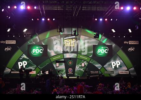 Alexandra Palace, London, Großbritannien. Dezember 2024 30. PDC Paddy Power World Dart Championships 2024/25 Tag 13; Bühne vor der Abendveranstaltung Credit: Action Plus Sports/Alamy Live News Stockfoto