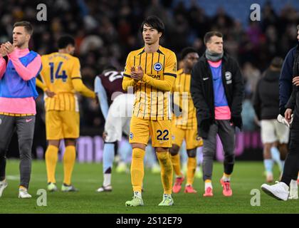 Birmingham, Großbritannien. Dezember 2024 30. Kaoru Mitoma aus Brighton & Hove Albion lobt die Fans nach dem Spiel der Premier League im Villa Park, Birmingham. Der Bildnachweis sollte lauten: Cody Froggatt/Sportimage Credit: Sportimage Ltd/Alamy Live News Stockfoto