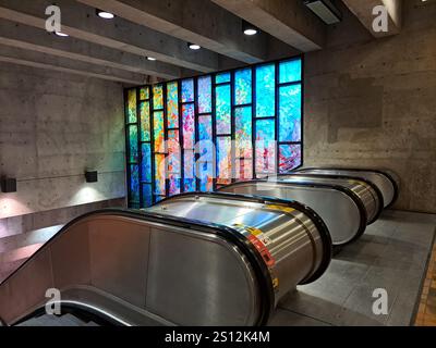 Glasmalerei an der U-Bahnstation Charlevoix in Montreal, Quebec, Kanada Stockfoto