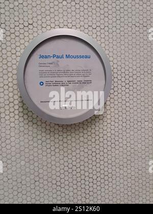 Künstlerschild für Circles 1966 an der Peel Metro Station in Montreal, Quebec, Kanada Stockfoto