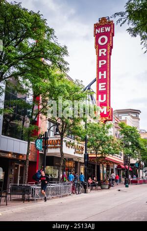 Madison, WI USA - 27. August 2017: Das historische Art déco Orpheum Theater befindet sich einen Block vom Wisconsin State Capitol entfernt. Stockfoto