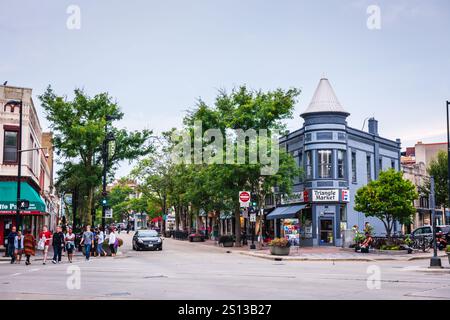 Madison, WI USA - 27. August 2017: Triangle Market ist ein Lebensmittelgeschäft an der State Street. Stockfoto
