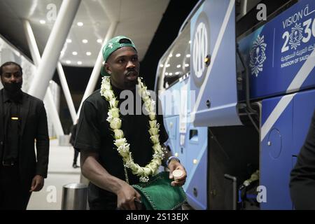 Riad, Saudi-Arabien. Dezember 2024 30. Marcus Thuram von Inter Mailand Ankunft am King Khalid International Airport während des EA Sports FC Supercup 2024/2025 - Sport, Fußball - Riad, Saudi Arabien - Montag, 30. Dezember 2024 (Foto: Massimo Paolone/LaPresse) Credit: LaPresse/Alamy Live News Stockfoto