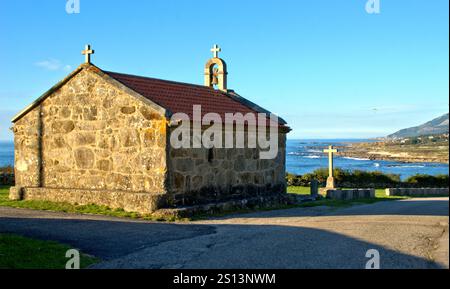 Kapelle in der Nähe des Dorfes Oia, auf dem portugiesischen Weg nach Santiago, Galicien Stockfoto