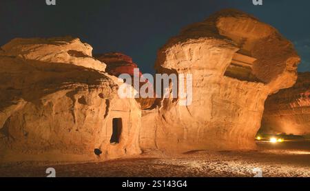 Nabatäische Grabstätte in Al Ula, Nachtschuss, Saudi Arabien, Al Ula Stockfoto