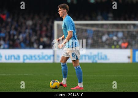 Neapel, Italien. Dezember 2024. Scott McTominay von SSC Napoli während des Spiels der Serie A zwischen SSC Napoli und Venezia FC im Stadio Diego Armando Maradona Stockfoto