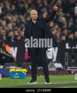 London, Großbritannien. Dezember 2024. West Ham gegen Liverpool - Premier League - London Stadium. Liverpool Manager Arne Slot. Bildnachweis: Mark Pain / Alamy Live News Stockfoto