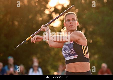 Turnov, Tschechische Republik. September 2024. DATEIFOTO der tschechische Athlet Nikola Ogrodnikova tritt am 3. September 2024 im Speerwurf während des Ludvik Danek Memorial Athletic Meeting in Turnov, Tschechische Republik, an. Die Speerwerferin Nikola Ogrodnikova, eine Bronzemedaillengewinnerin der Olympischen Spiele in Paris, hat ihre Sportkarriere seit ihrer Schwangerschaft unterbrochen, wie sie in den sozialen Medien von Instagram angekündigt hat. Quelle: Radek Petrasek/CTK Photo/Alamy Live News Stockfoto