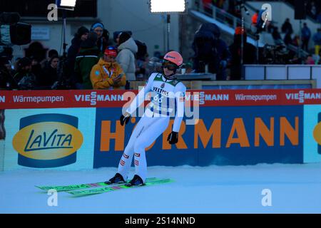 Garmisch Partenkirchen, Deutschland. Dezember 2023 31. Jan Hoerl (SC Bischofshofen AUT) bei der Qualifikation zum Neujahrsskispringen der 73. Vierschanzentournee in Garmisch-Partenkirchen Credit: dpa/Alamy Live News Stockfoto