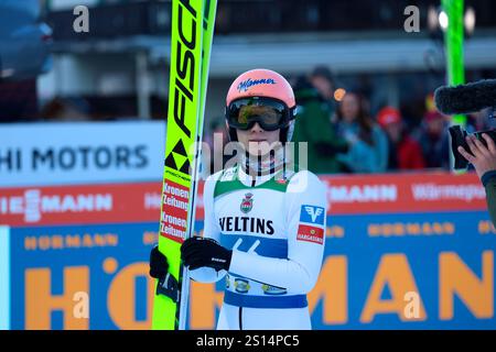 Garmisch Partenkirchen, Deutschland. Dezember 2023 31. Jan Hoerl (SC Bischofshofen AUT) bei der Qualifikation zum Neujahrsskispringen der 73. Vierschanzentournee in Garmisch-Partenkirchen Credit: dpa/Alamy Live News Stockfoto