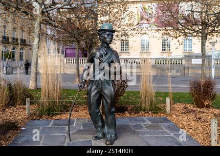 Vevey, Schweiz - 11. Dezember 2024: Charlie Chaplin Skulptur Moderne Kunst Installation Stockfoto