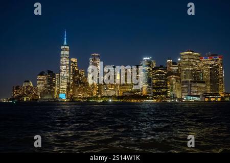 Skyline von New York City bei Nacht *** Skyline von New York City bei Nacht Stockfoto