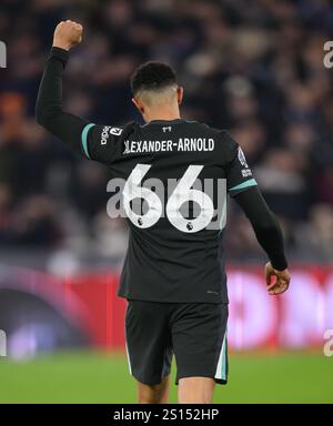 London, Großbritannien. Dezember 2024. West Ham gegen Liverpool - Premier League - London Stadium. Trent Alexander-Arnold feiert das 4. Tor von Liverpool. Bildnachweis: Mark Pain / Alamy Live News Stockfoto