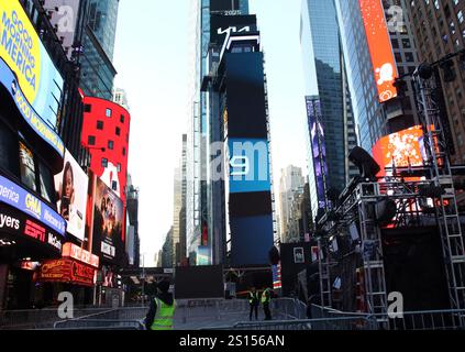 New York, NY, USA. Dezember 2024 31. Blick auf den Times Square an Silvester am 31. Dezember 2024 in New York City. Quelle: Rw/Media Punch/Alamy Live News Stockfoto