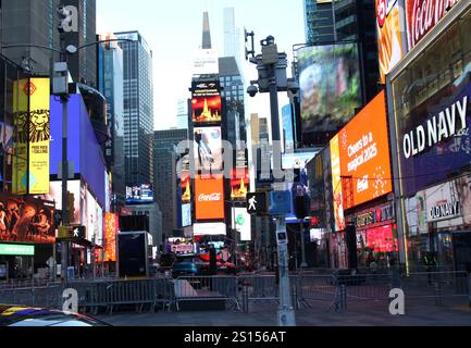 New York, NY, USA. Dezember 2024 31. Blick auf den Times Square an Silvester am 31. Dezember 2024 in New York City. Quelle: Rw/Media Punch/Alamy Live News Stockfoto