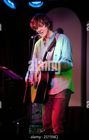 Thurston Moore, ehemals Mitglied der US-amerikanischen alt-Rock-Band Sonic Youth, trat am 7. Februar 2013 im Glee Club in Birmingham auf. Stockfoto