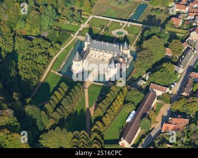 LUFTAUFNAHME. Schloss Bussy-Rabutin. Bussy-le-Grand, Côte-d'Or, Bourgogne-Franche-Comté, Frankreich. Stockfoto