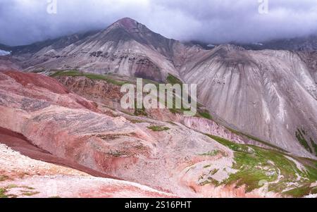 Traveller's Pass ist ein Trekkingziel in den Alays-Bergen im Süden Kirgisistans. Stockfoto