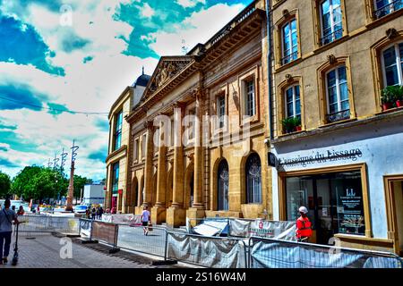 Metz, Frankreich - 7. August 2024 : Blick auf die Baustelle in der Serpenoise-Straße. Stockfoto