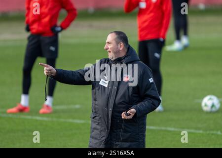 Frank Schmidt (FC Heidenheim, Cheftrainer), GER, FC Heidenheim, Fussball, Bundesliga, Trainingsauftakt, Winterpause, Spielzeit 2024/2025, 01.01.2025, Eibner-Pressefoto/Sascha Walther Stockfoto