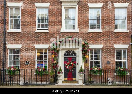 No 35 Rodney Street, eine Straße georgianischer Architektur Häuser in der Merseyside Stadt Liverpool, dekoriert für die festliche weihnachtszeit Stockfoto