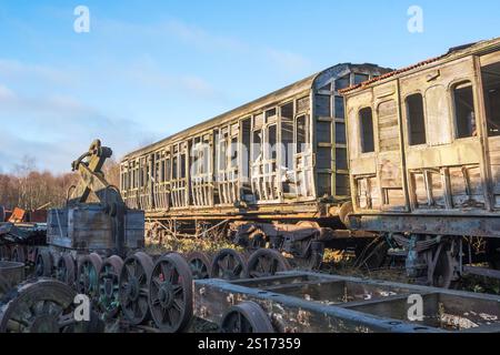 Das Skelett eines alten hölzernen Eisenbahnwagens, der auf der Tanfield Railway in England, Großbritannien gelagert wurde Stockfoto