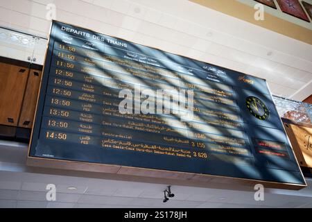 Abfahrtsinformation am Bahnhof gare marrakesch marrakesch, marokko Stockfoto