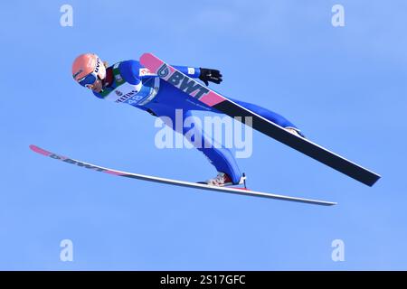 Garmisch Partenkirchen, Deutschland. Januar 2025. GARMISCH-PARTENKIRCHEN, DEUTSCHLAND - 1. JANUAR: Dawid Kubacki von Polen während der Männer Grosse Hill - HS142 des FIS World Cup Skisprung vier-Schanzen-Turniers Männer Garmisch AT am 1. Januar 2025 in Garmisch-Partenkirchen, Deutschland.250101 SEPA 24 318 - 20250101 PD5717 Credit: APA-PictureDesk/Alamy Live News Stockfoto