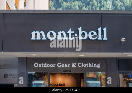 Zermatt, Schweiz - 22. September 2024: Das Schild für den Mont Bell Outdoor-Gear- und Bekleidungsladen in Zermatt Stockfoto