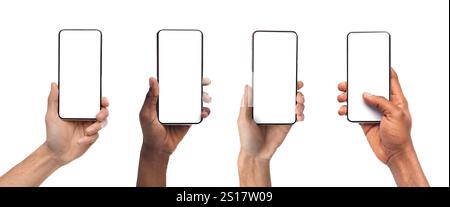 Verschiedene Menschen zeigen Smartphones mit leeren Bildschirmen, Nahaufnahme Stockfoto
